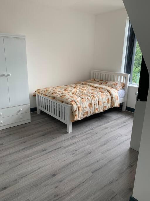 Newly Refurbished Studio, Great Location 8 Studios Nottingham Eksteriør bilde