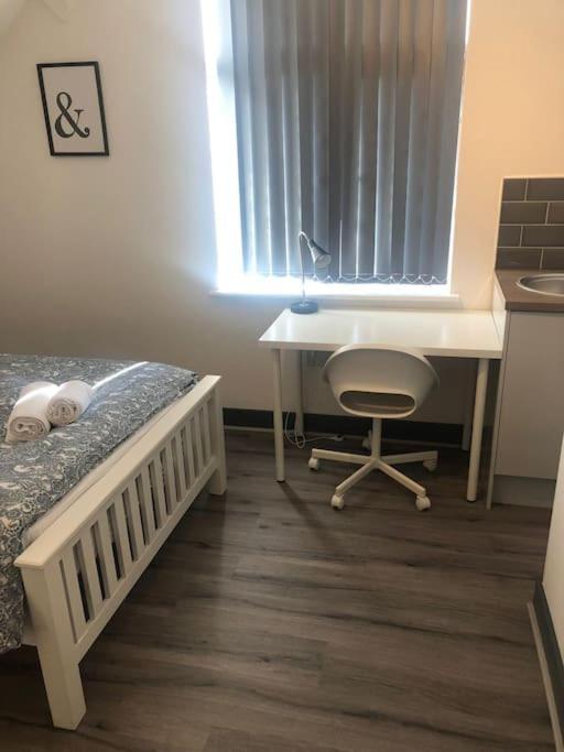 Newly Refurbished Studio, Great Location 8 Studios Nottingham Eksteriør bilde
