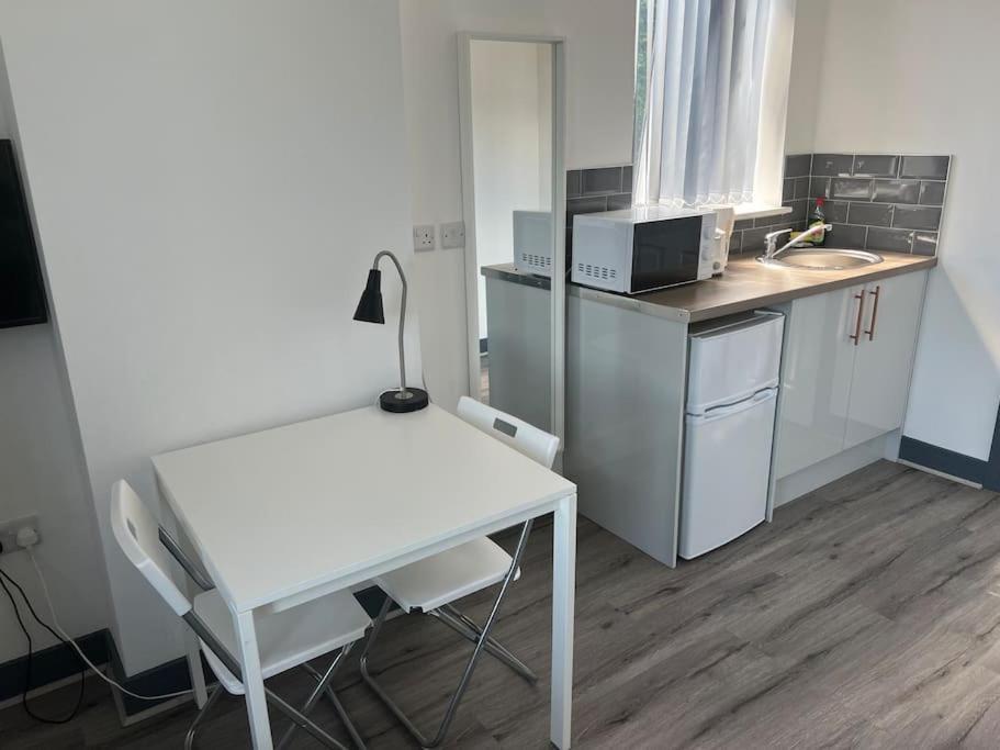 Newly Refurbished Studio, Great Location 8 Studios Nottingham Eksteriør bilde